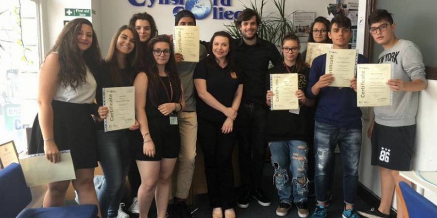 Estudiantes certificados Eynsford College, estudiantes que completaron el curso